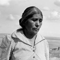 Hopi-Tewa potter Nettie Ami in 1956