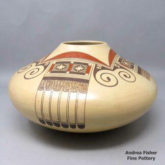 Polychrome low-shoulder jar with a 4-panel eagletail and geometric design