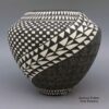 Sandra Victorino, zzac2m012m2: Black-and-white jar with geometric design - Image 3