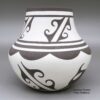 Alan Lasiloo, zzzu3b518, Jar with deer-with-heart-line design - Image 2